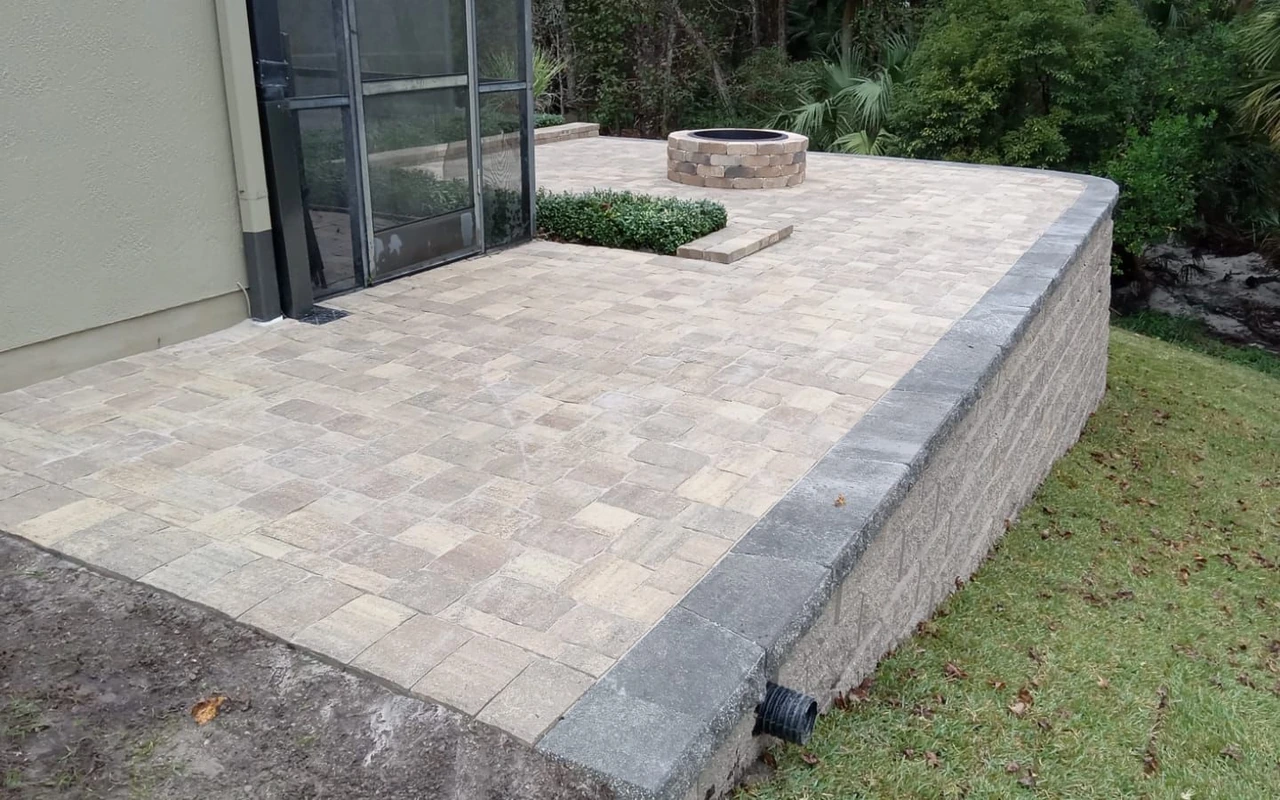 Travertine pool deck in Orlando